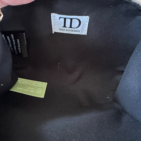 True Décadence Croc Embossed Off White Clutch With Gold Chain Strap - Picture 6 of 7